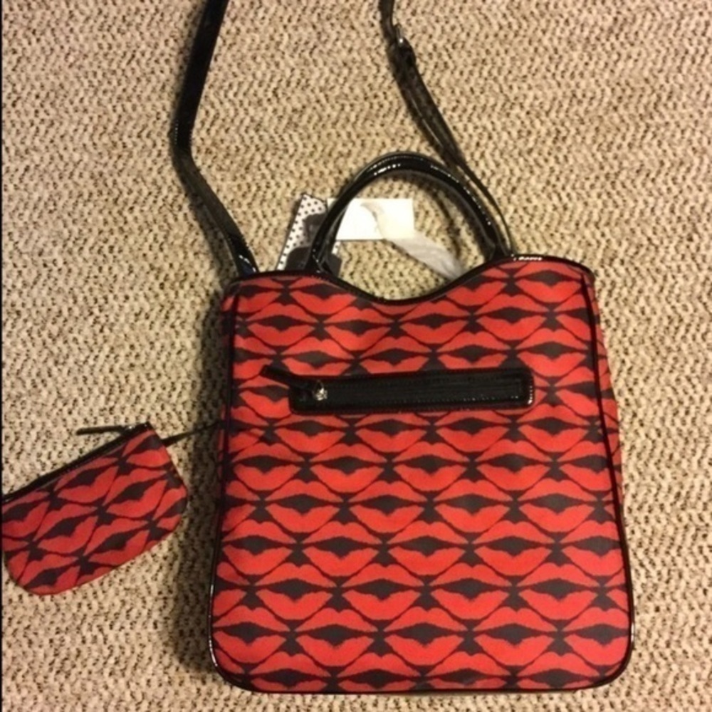 New Lulu kiss tote with extra